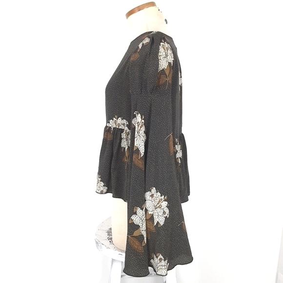 Stone cold fox Boho Bell Sleeve Floral Top 🤎🖤 Size XS - Picture 4 of 9